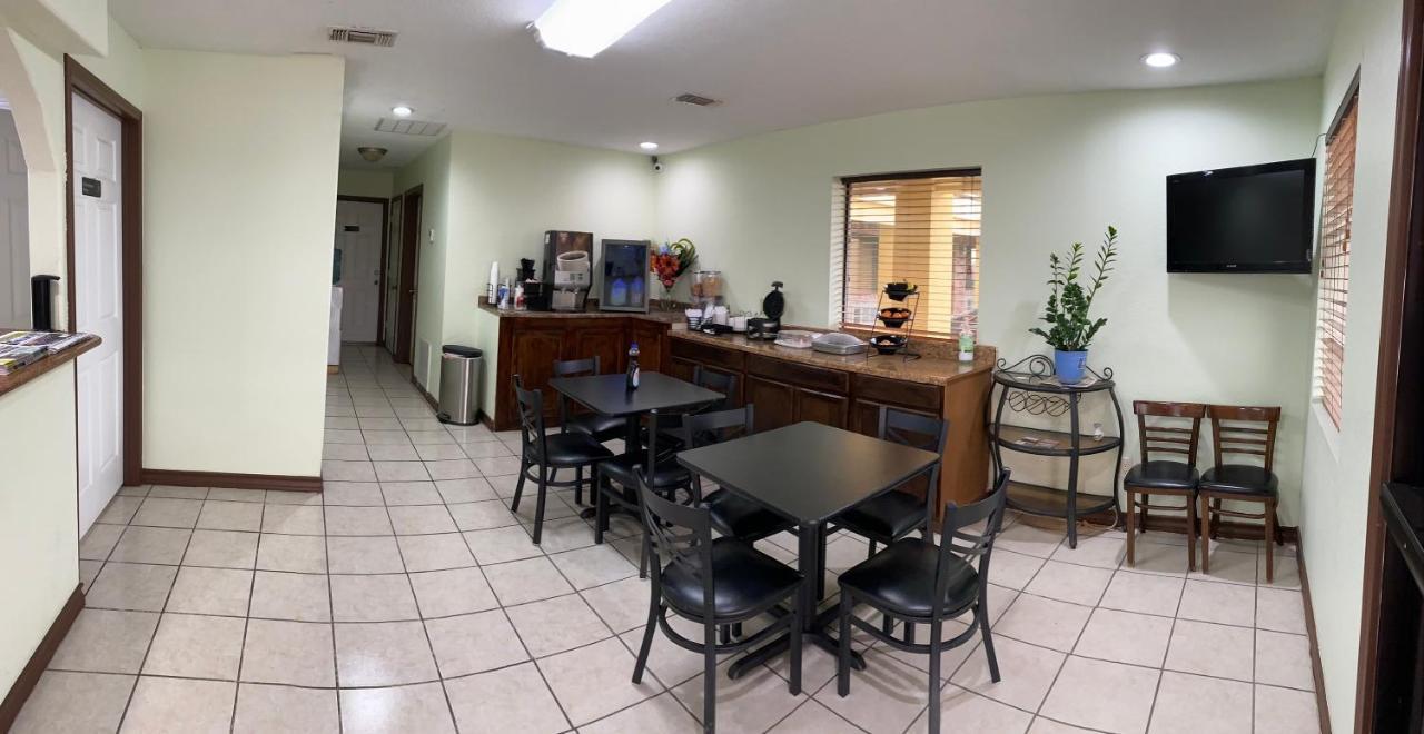 Country Hill Inn & Suite Eagle Pass Buitenkant foto