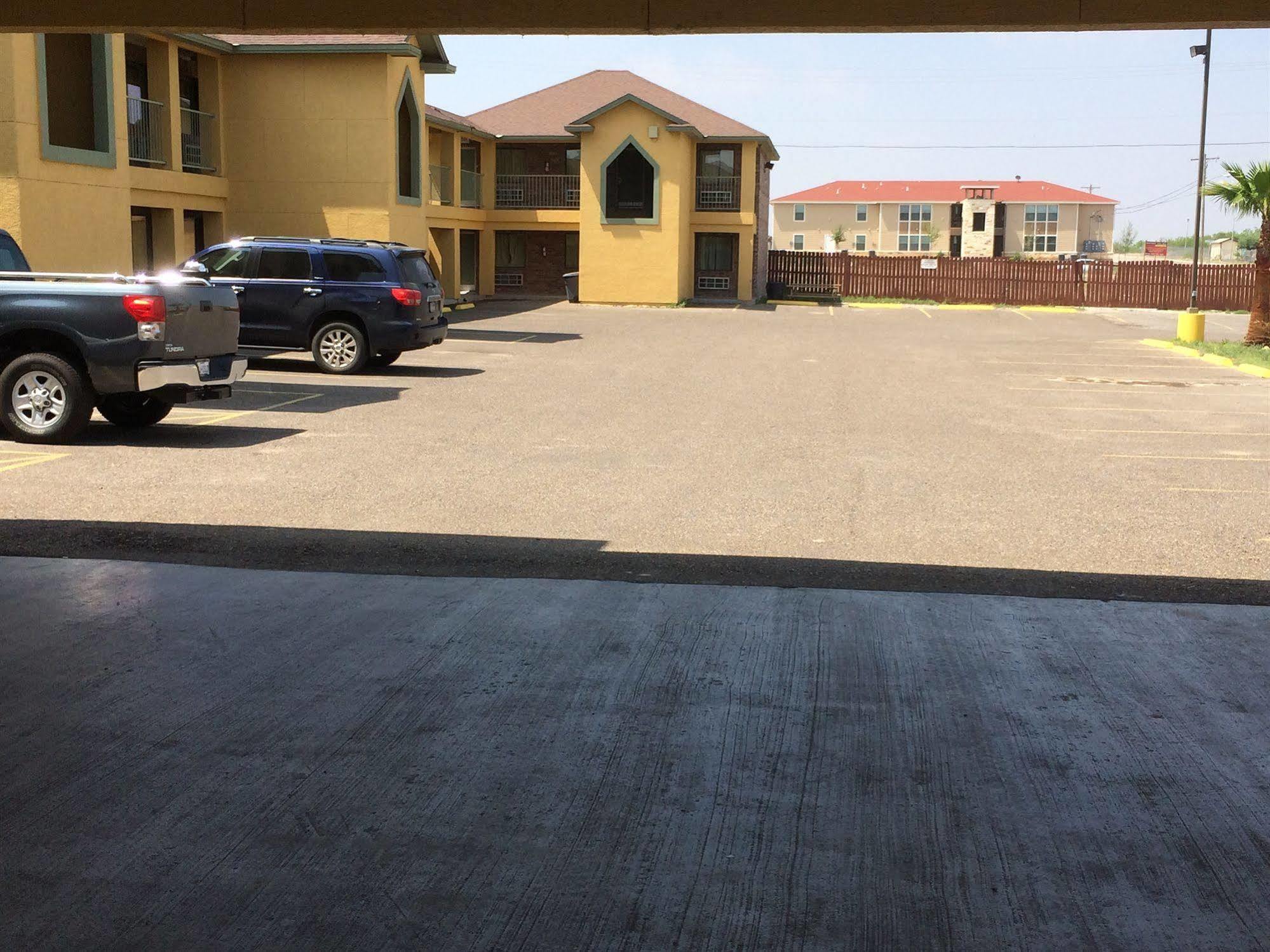 Country Hill Inn & Suite Eagle Pass Buitenkant foto